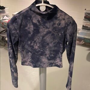 Lululemon women’s mock neck tye dye long sleeve crop top